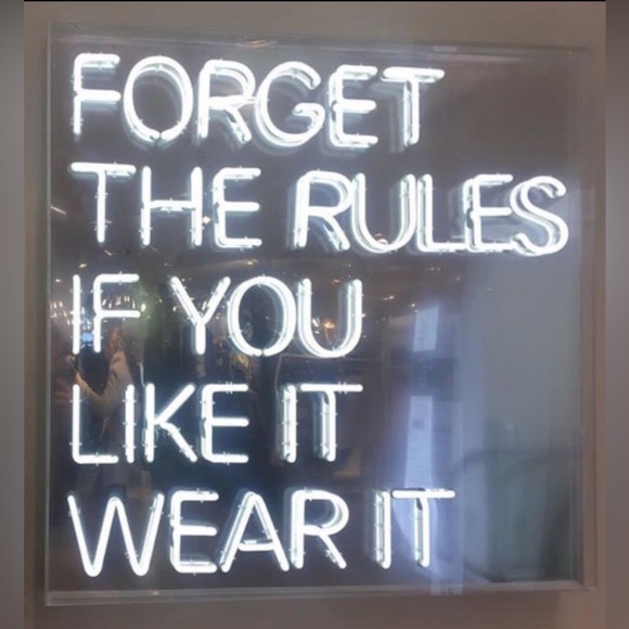 Poshing Is Fun Live Shows Listed & Unlisted Items Like Share and Follow 🌹🌹🌹 - Picture 4 of 17